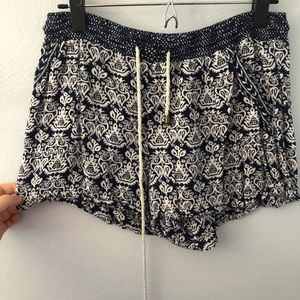 Patterned cotton shorts
